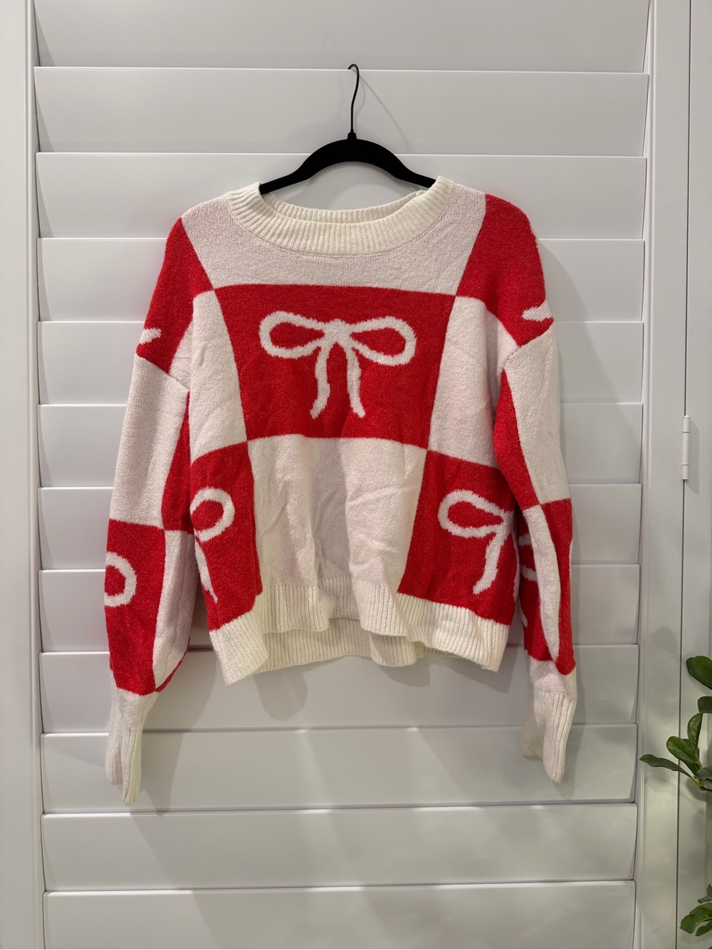 Women’s Red & White Bow Pattern Sweater